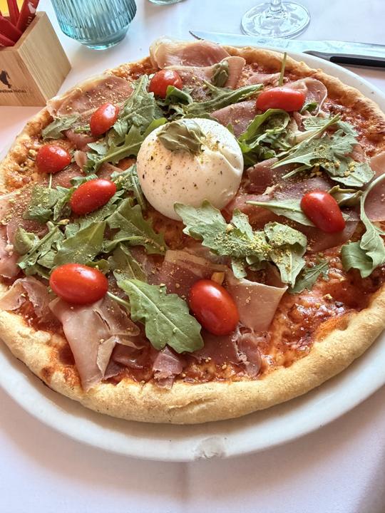 Pizza con burrata