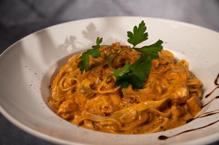 Tagliatelle al Salmone